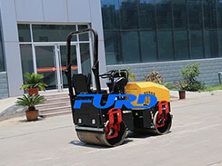 抓住特色打通渠道，全液壓小型壓路機廠家順利發(fā)展